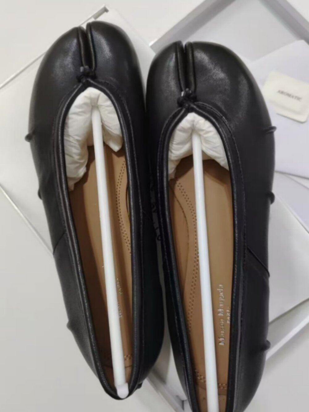 Maison Margiela Black Leather Tabi Split-Toe Ballet Flats - Picture 2 of 8
